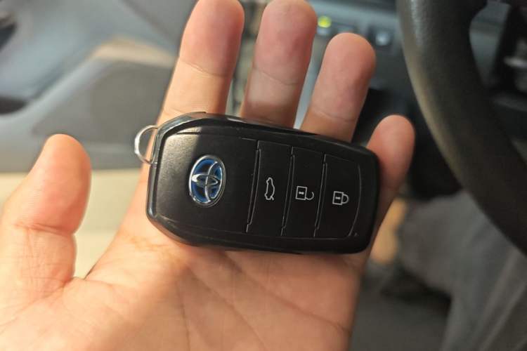 Used Toyota Levin 2023 Smart Electric Hybrid Dual-Engine 1.8L Sport Edition Vehicle Key