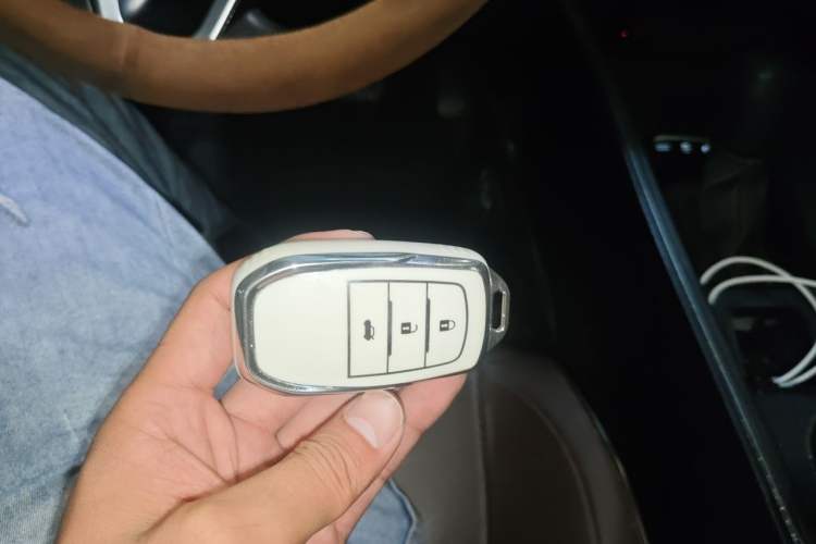 Used Toyota Levin 2023 Smart Electric Hybrid Dual-Engine 1.8L Luxury Edition Vehicle Key