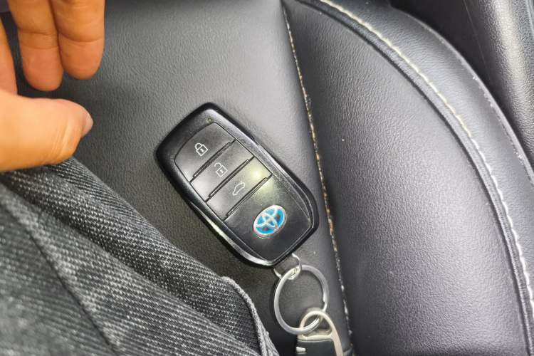 Used Toyota Levin 2023 Smart Electric Hybrid Dual-Engine 1.8L Luxury Edition Vehicle Key