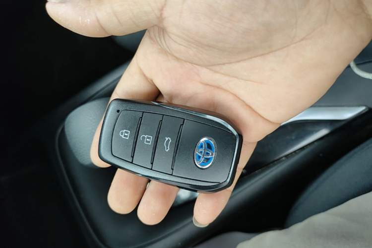 Used Toyota Levin 2023 Smart Electric Hybrid Dual-Engine 1.8L Luxury Edition Vehicle Key