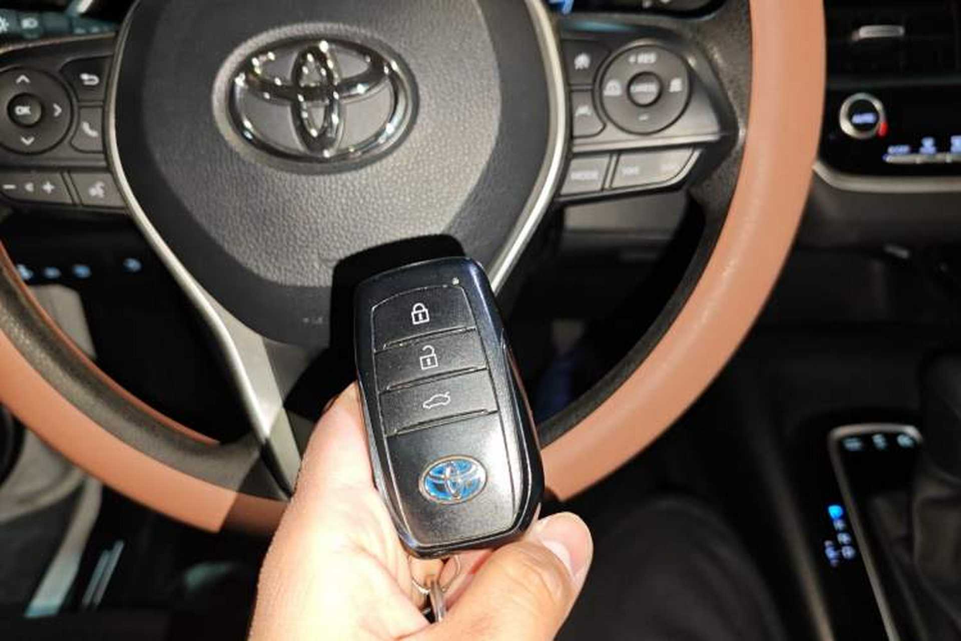 Used Toyota Levin 2023 Dual-Motor 2.0L Luxury Edition Vehicle Key