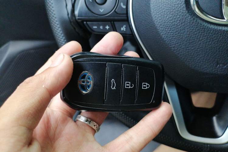 Used Toyota Levin 2023 Smart Electric Hybrid Dual-Engine 1.8L Sport Edition Vehicle Key