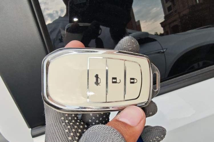 Used Toyota Levin 2023 Smart Electric Hybrid Dual-Engine 1.8L Luxury Edition Vehicle Key