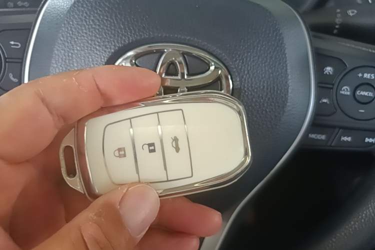 Used Toyota Levin 2023 Revised Version 2.0L Luxury Edition Vehicle Key