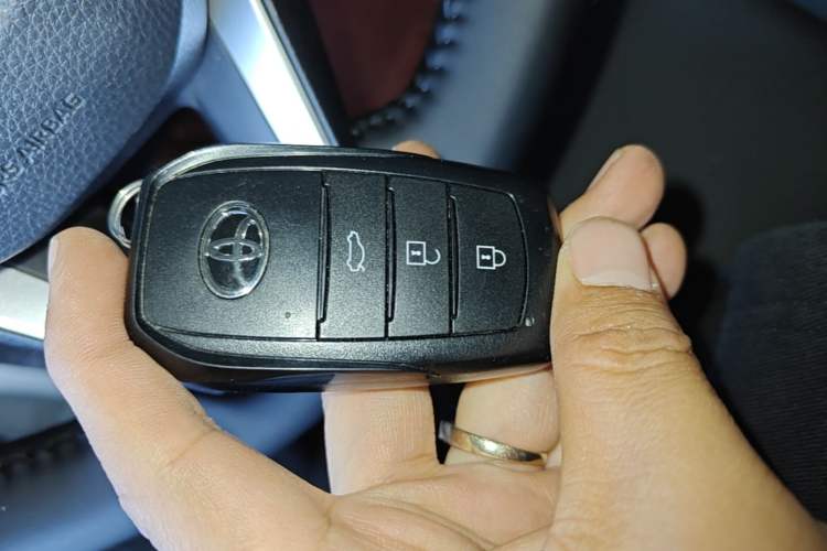 Used Toyota Levin 2023 Revised Version 2.0L Luxury Edition Vehicle Key