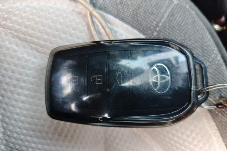 Used Toyota Levin 2023 Smart Electric Hybrid Dual-Engine 1.8L Leading Edition Vehicle Key