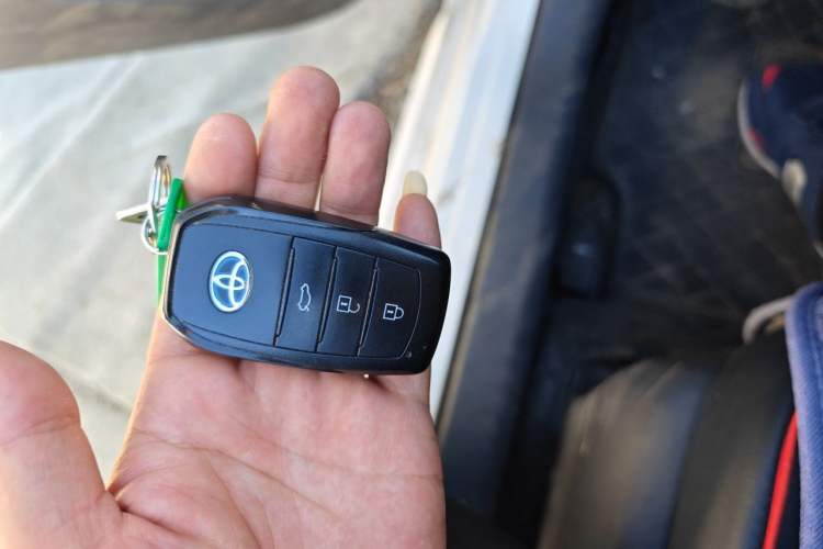 Used Toyota Levin 2023 Smart Electric Hybrid Dual-Engine 1.8L Leading Edition Vehicle Key