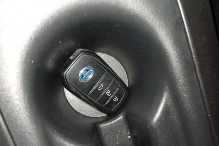 Used Toyota Levin 2023 Smart Electric Hybrid Dual-Engine 1.8L Luxury Edition Vehicle Key