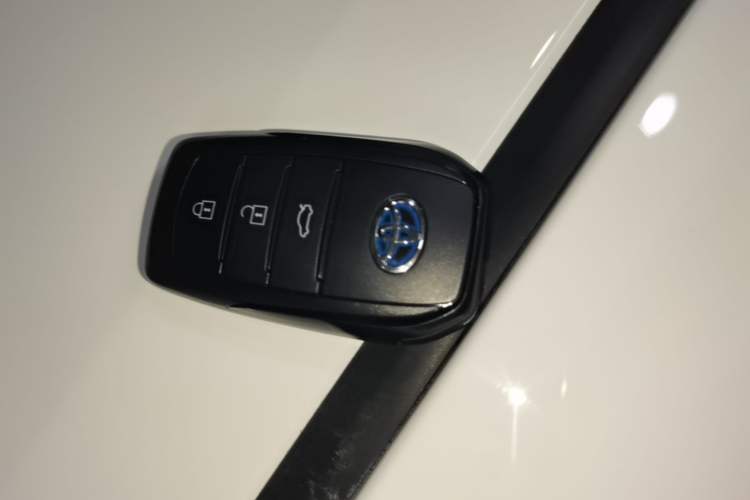 Used Toyota Levin 2023 Smart Electric Hybrid Dual-Engine 1.8L Leading Edition Vehicle Key
