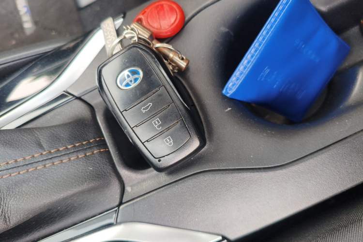 Used Toyota Levin 2023 Smart Electric Hybrid Dual-Engine 1.8L Luxury Edition Vehicle Key