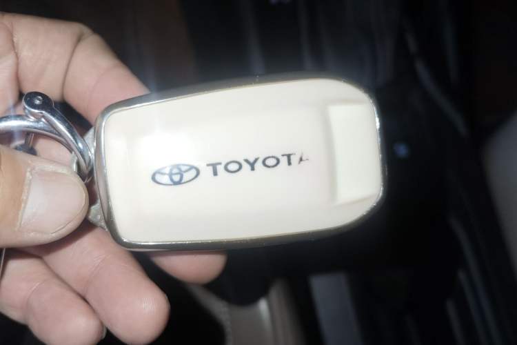 Used Toyota Levin 2023 Smart Electric Hybrid Dual-Engine 1.8L Leading Edition Vehicle Key