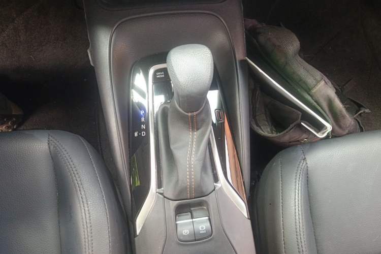 Used Toyota Levin 2024 Smart Electric Hybrid Dual-Engine 1.8L Leading Edition Gear Lever