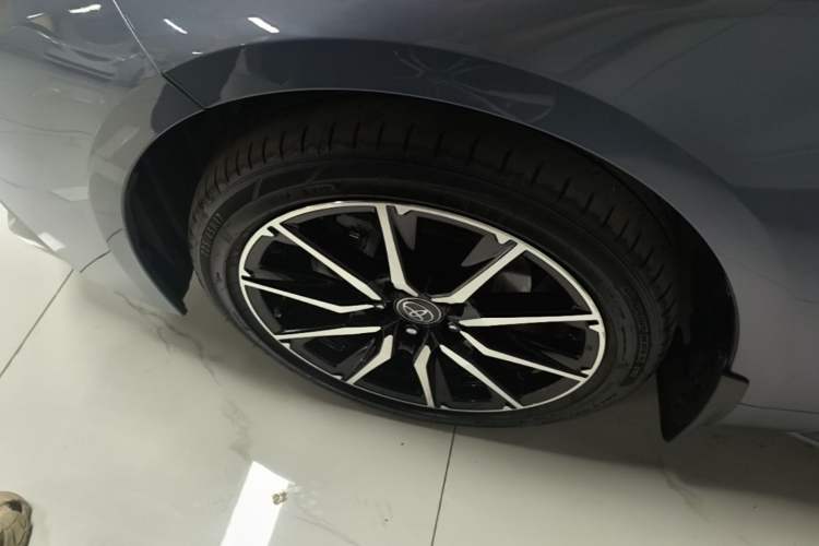 Used Toyota Levin 2024 Smart Electric Hybrid Dual-Motor 1.8L Sport Edition Left Front Wheel Hub