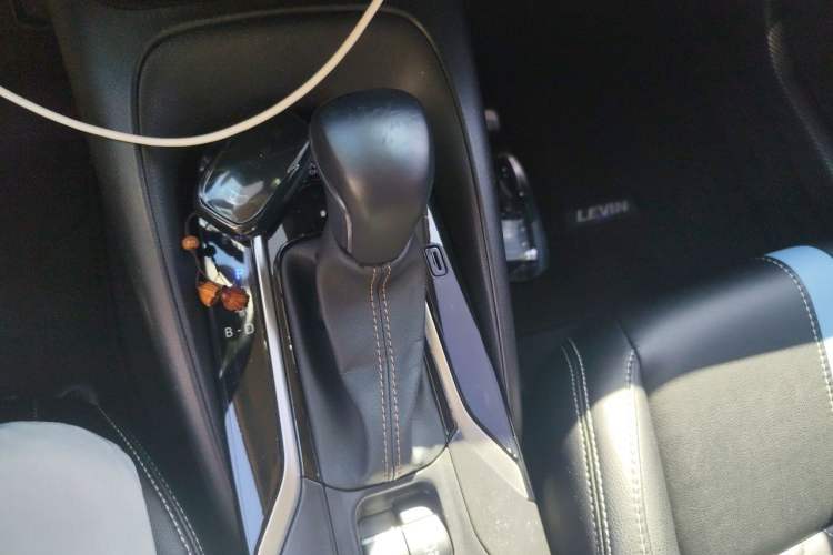 Used Toyota Levin 2024 Smart Electric Hybrid Dual-Engine 1.8L Luxury Edition Gear Lever