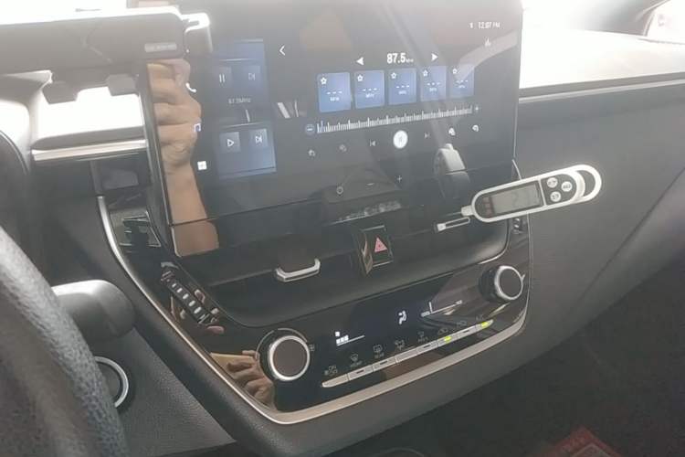Used Toyota Levin 2024 185T CVT Luxury Edition Audio And AC Panel