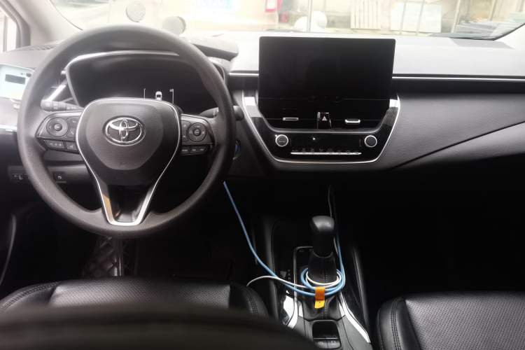 Used Toyota Levin 2024 Smart Electric Hybrid Dual-Engine 1.8L Luxury Edition Center Console