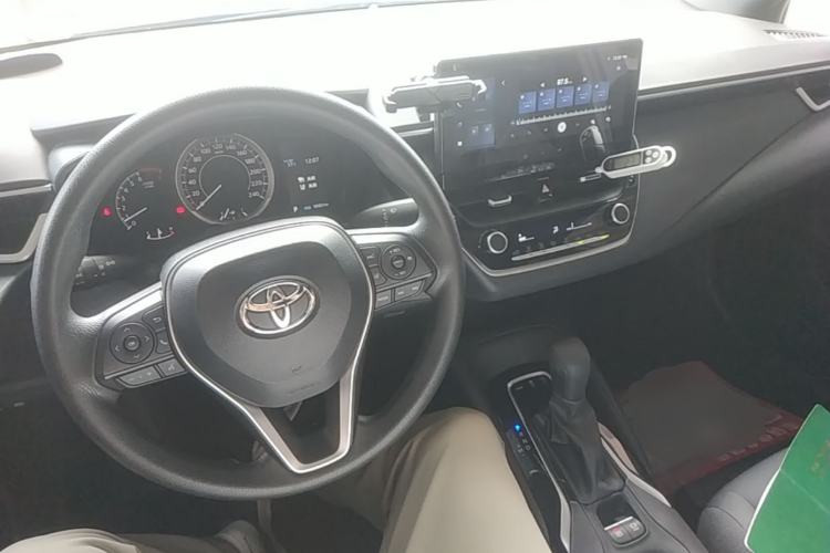 Used Toyota Levin 2024 185T CVT Luxury Edition Center Console