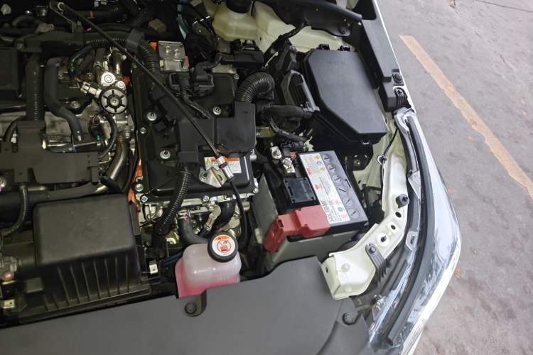 Used Toyota Levin 2024 Smart Electric Hybrid Dual-Engine 1.8L Leading Edition Engine Bay Left