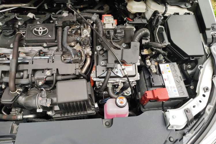 Used Toyota Levin 2024 Smart Electric Hybrid Dual-Engine 1.8L Luxury Edition Engine Bay Left