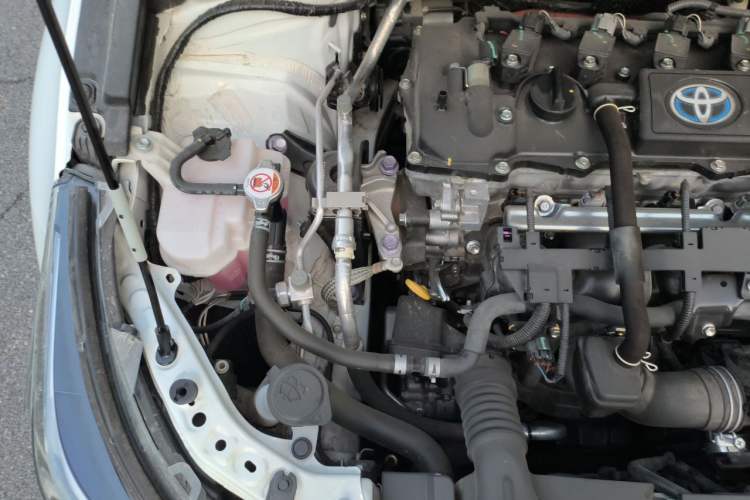 Used Toyota Levin 2024 Smart Electric Hybrid Dual-Engine 1.8L Luxury Edition Engine Bay Right