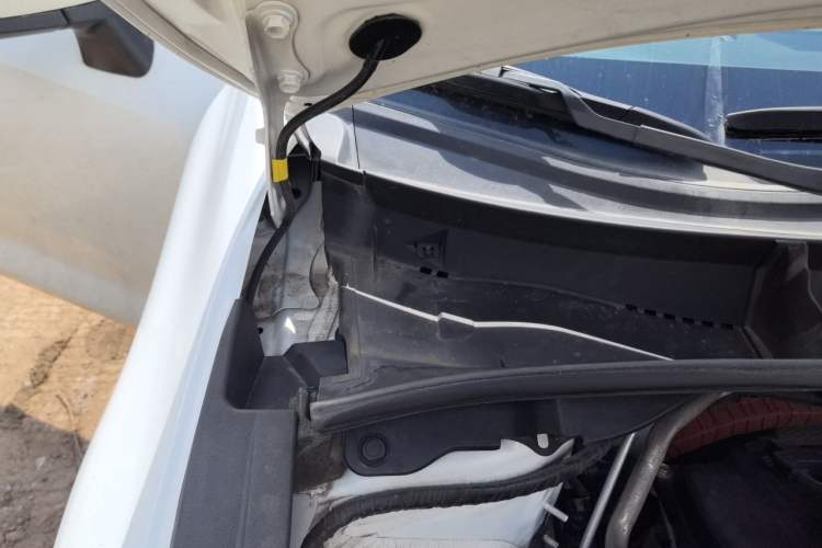 Used Toyota Levin 2024 Smart Electric Hybrid Dual-Engine 1.8L Luxury Edition Engine Bay Right