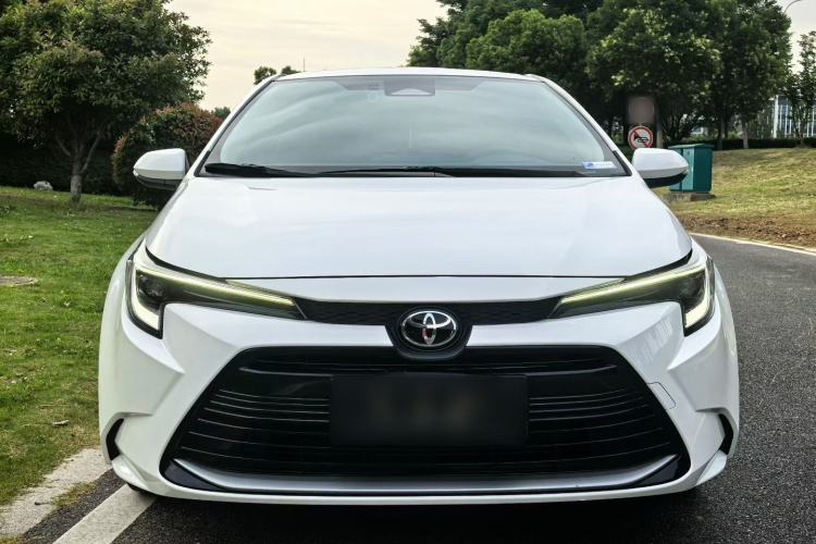 Used Toyota Levin 2024 Smart Electric Hybrid Dual-Engine 1.8L Luxury Edition Exterior 2