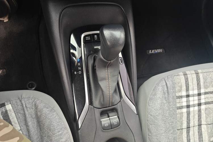 Used Toyota Levin 2024 Smart Electric Hybrid Dual-Engine 1.8L Leading Edition Gear Lever
