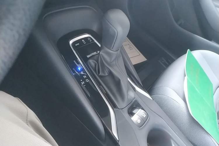 Used Toyota Levin 2024 185T CVT Luxury Edition Gear Lever