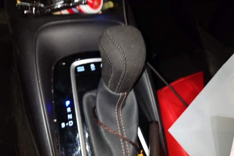 Used Toyota Levin 2024 Smart Electric Hybrid Dual-Engine 1.8L Luxury Edition Gear Lever