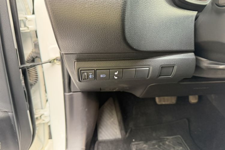Used Toyota Levin 2024 185T CVT Luxury Edition Interior 5