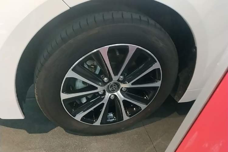Used Toyota Levin 2024 Smart Electric Hybrid Dual-Engine 1.8L Luxury Edition Left Front Wheel Hub