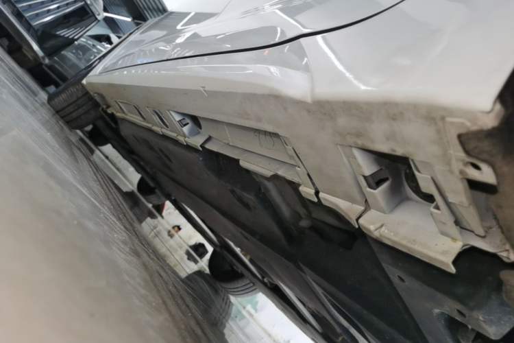 Used Toyota Levin 2024 Smart Electric Hybrid Dual-Engine 1.8L Luxury Edition Left Side Sill