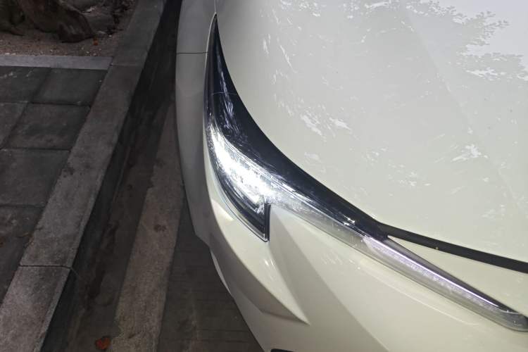 Used Toyota Levin 2024 Smart Electric Hybrid Dual-Engine 1.8L Leading Edition Right Front Headlight