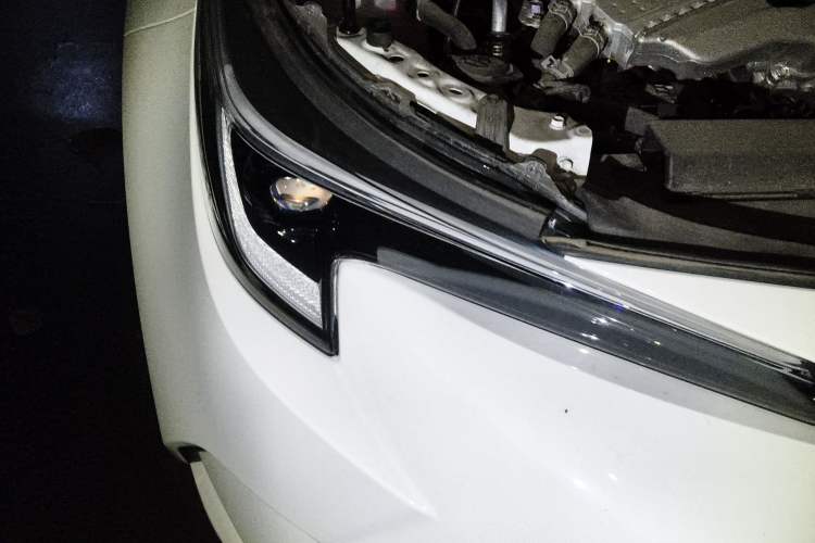 Used Toyota Levin 2024 185T CVT Luxury Edition Right Front Headlight