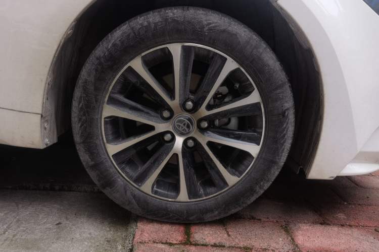 Used Toyota Levin 2024 Smart Electric Hybrid Dual-Engine 1.8L Luxury Edition Right Front Wheel Hub