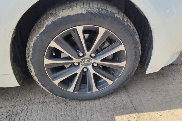 Used Toyota Levin 2024 Smart Electric Hybrid Dual-Engine 1.8L Luxury Edition Right Front Wheel Hub