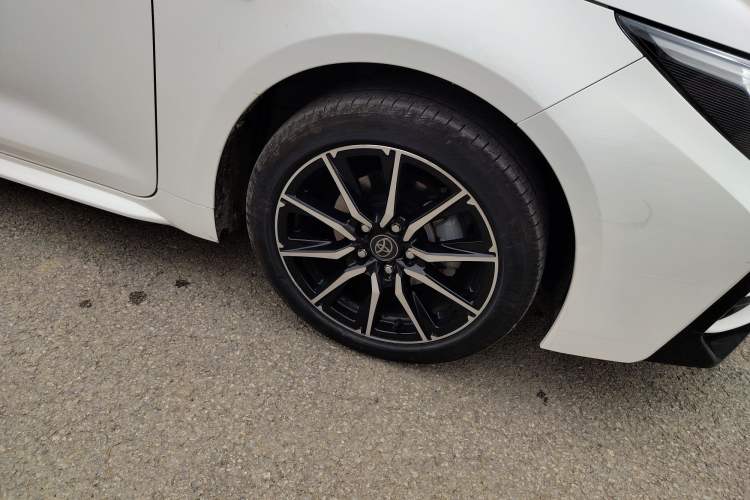 Used Toyota Levin 2024 Smart Electric Hybrid Dual-Engine 1.8L Luxury Edition Right Front Wheel Hub