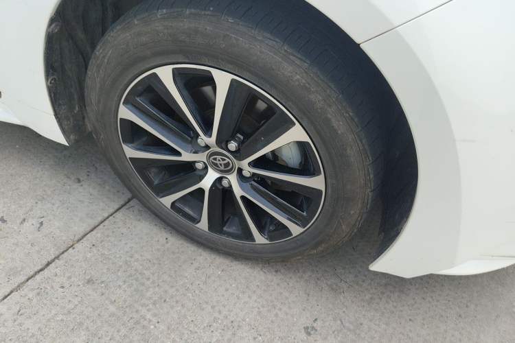 Used Toyota Levin 2024 Smart Electric Hybrid Dual-Engine 1.8L Luxury Edition Right Front Wheel Hub