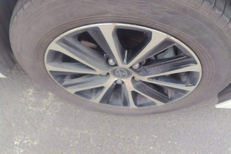 Used Toyota Levin 2024 Smart Electric Hybrid Dual-Engine 1.8L Luxury Edition Right Front Wheel Hub