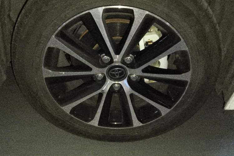 Used Toyota Levin 2024 185T CVT Luxury Edition Right Front Wheel Hub