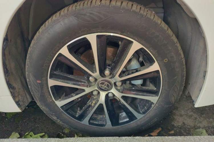 Used Toyota Levin 2024 Smart Electric Hybrid Dual-Engine 1.8L Luxury Edition Right Front Wheel Hub