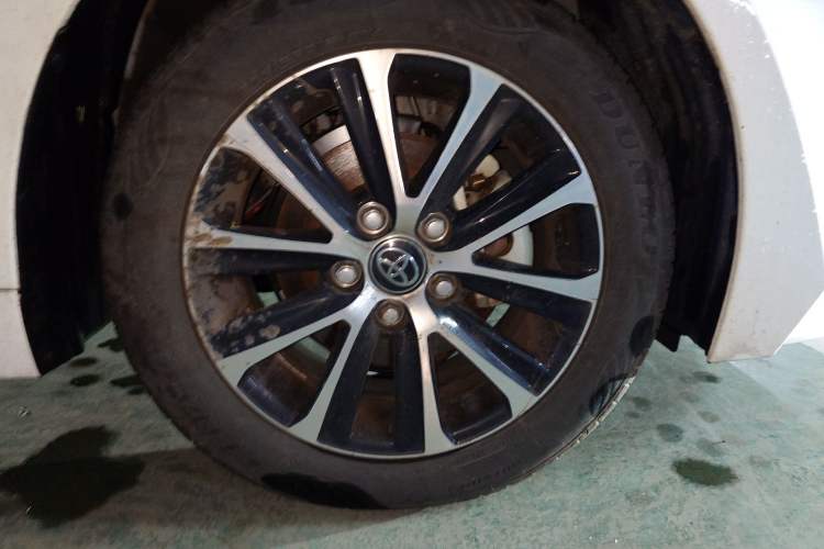 Used Toyota Levin 2024 Smart Electric Hybrid Dual-Engine 1.8L Luxury Edition Right Front Wheel Hub