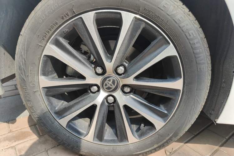 Used Toyota Levin 2024 Smart Electric Hybrid Dual-Engine 1.8L Leading Edition Right Front Wheel Hub