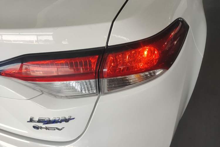 Used Toyota Levin 2024 Smart Electric Hybrid Dual-Engine 1.8L Luxury Edition Right Rear Taillight