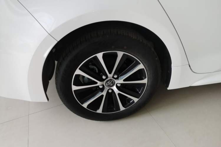 Used Toyota Levin 2024 Smart Electric Hybrid Dual-Engine 1.8L Luxury Edition Right Rear Wheel Hub