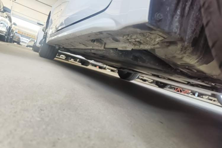 Used Toyota Levin 2024 Smart Electric Hybrid Dual-Engine 1.8L Luxury Edition Right Side Sill