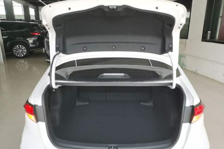 Used Toyota Levin 2024 Smart Electric Hybrid Dual-Engine 1.8L Luxury Edition Trunk