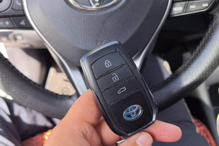 Used Toyota Levin 2024 Smart Electric Hybrid Dual-Engine 1.8L Luxury Edition Vehicle Key