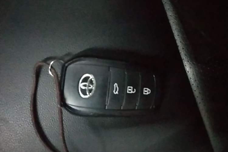 Used Toyota Levin 2024 Smart Electric Hybrid Dual-Engine 1.8L Luxury Edition Vehicle Key