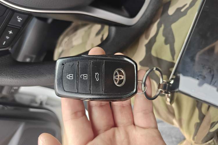 Used Toyota Levin 2024 Smart Electric Hybrid Dual-Engine 1.8L Leading Edition Vehicle Key